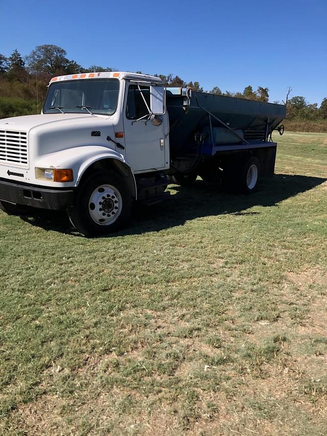 Image of International 4900 equipment image 1