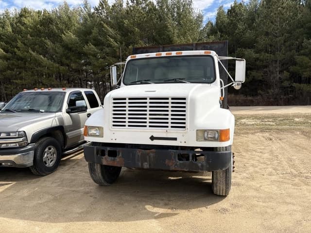 Image of International 4900 equipment image 1