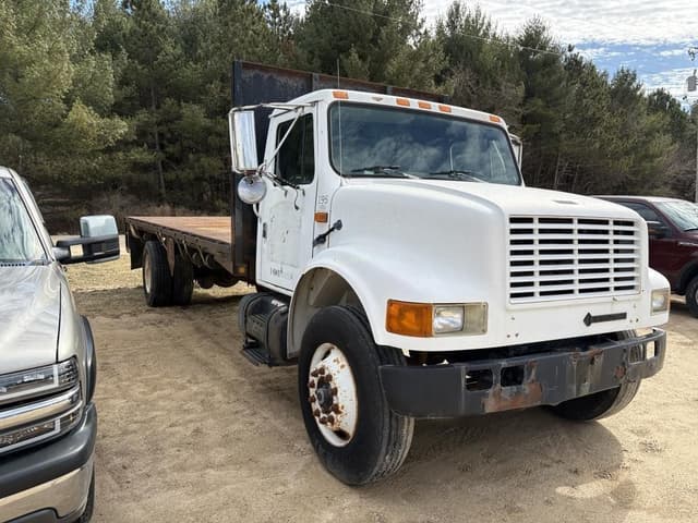 Image of International 4900 equipment image 2