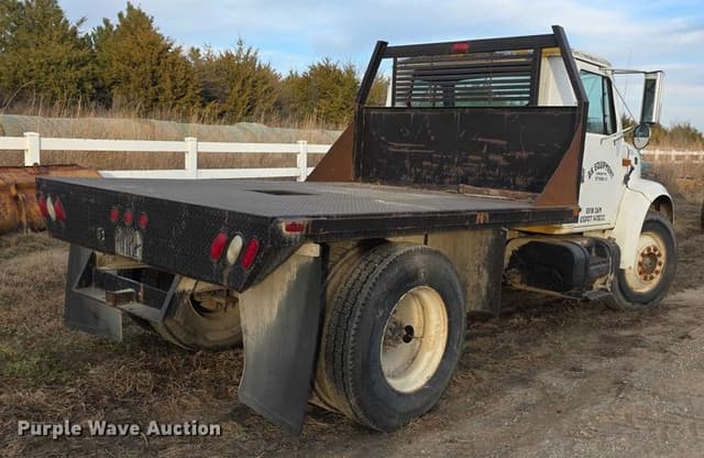 Image of International 4900 equipment image 4