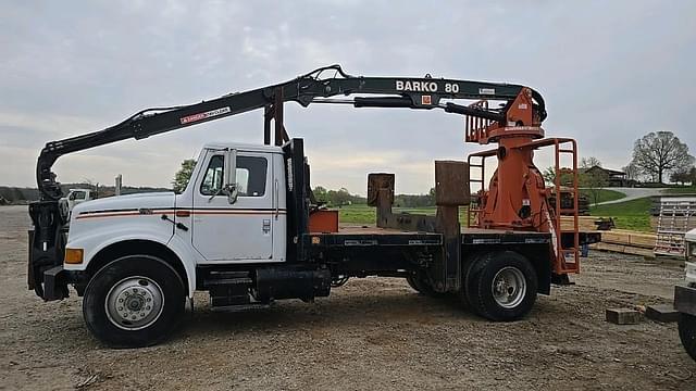 Image of International 4900 equipment image 1