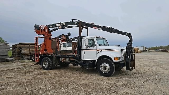 Image of International 4900 equipment image 3