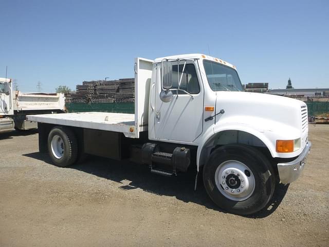 Image of International 4900 equipment image 1