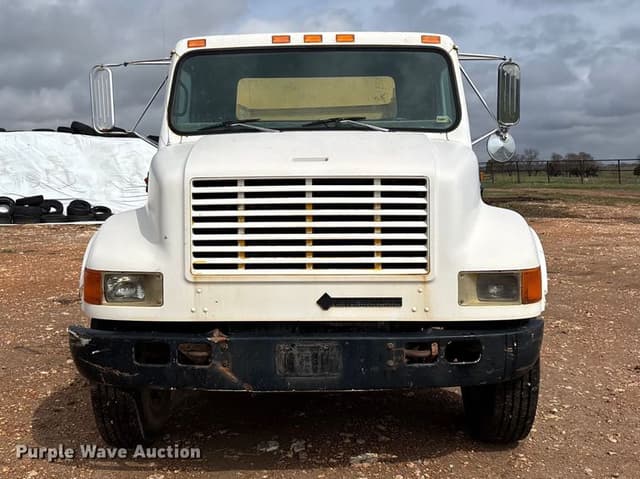 Image of International 4900 equipment image 1