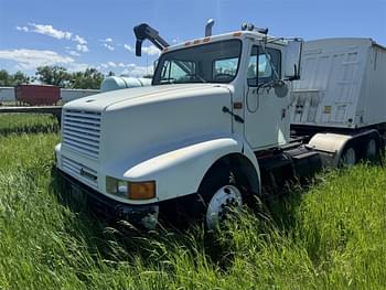 1994 International 8200 Equipment Image0