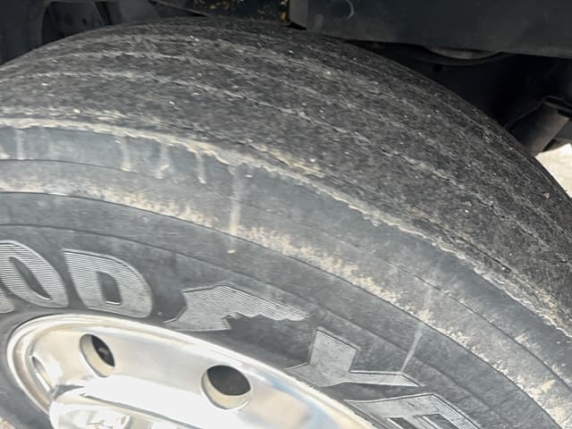 Image of International 8200 equipment image 4