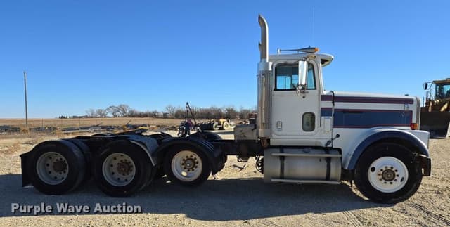 Image of International 9300 equipment image 3