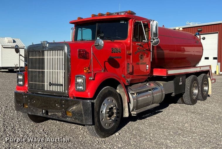 1994 International 9300 Equipment Image0