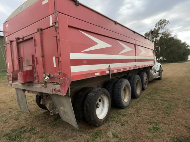 Image of International 9400 equipment image 4