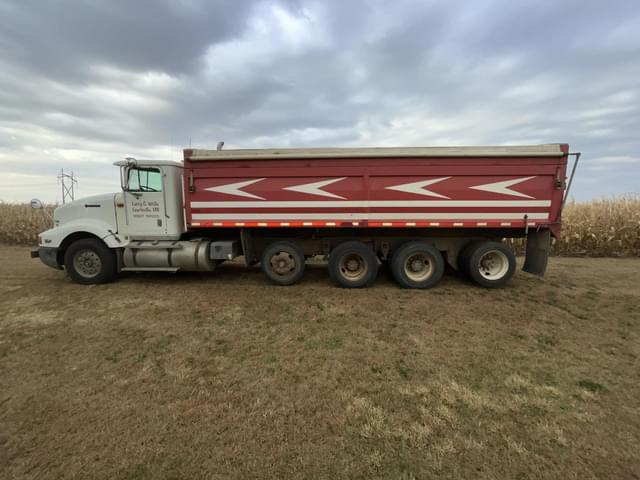 Image of International 9400 equipment image 2