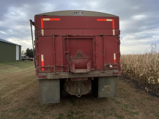 Image of International 9400 equipment image 3