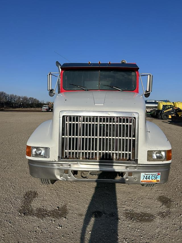 Image of International 9400 equipment image 1
