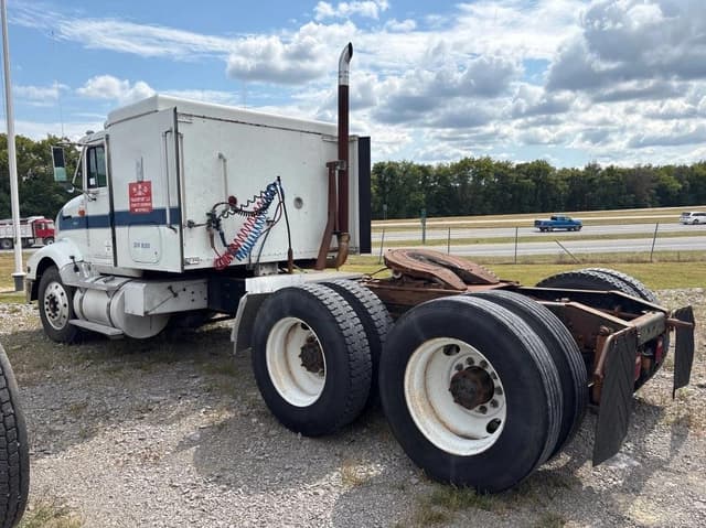 Image of International 9400 equipment image 2