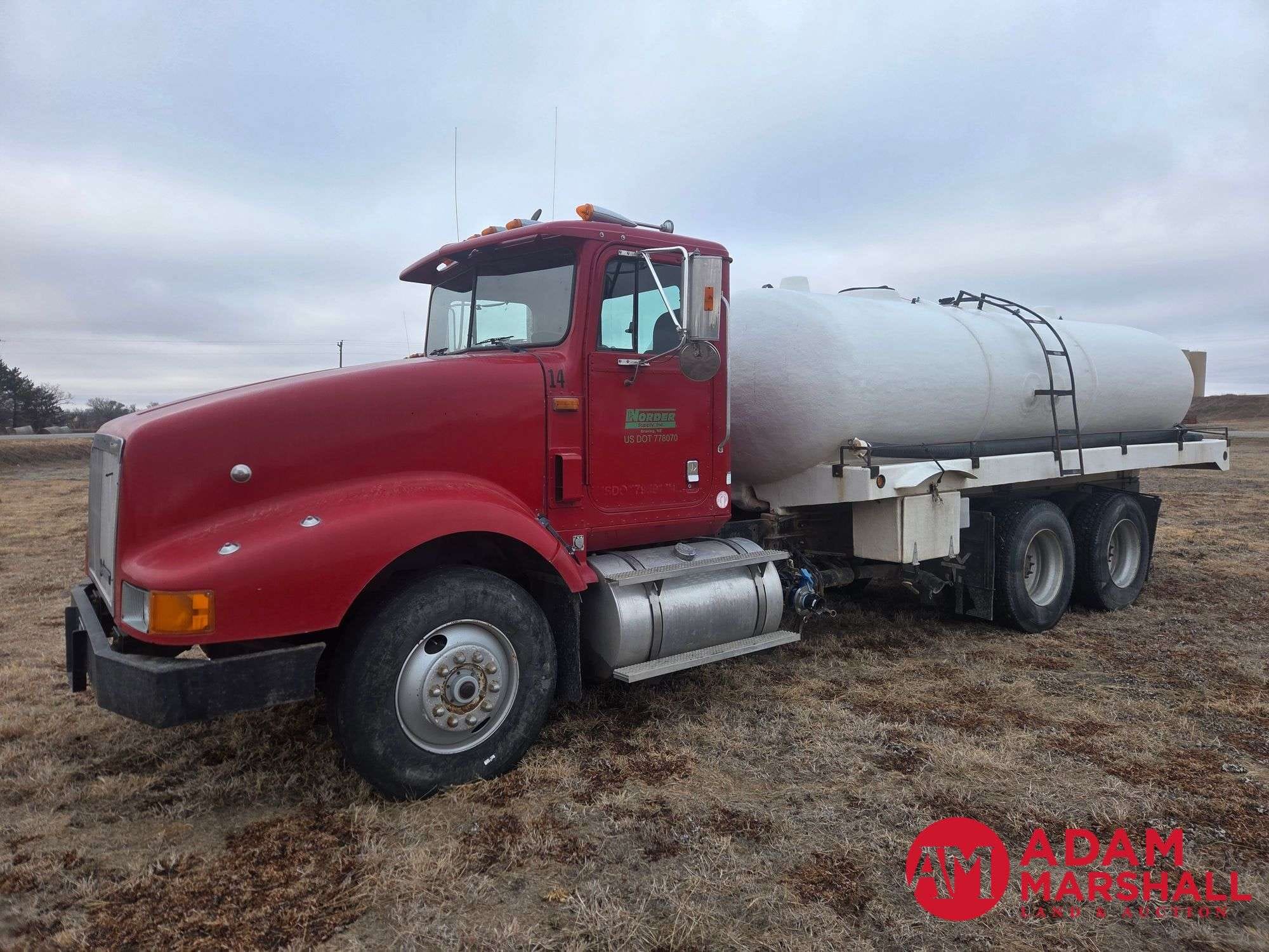 1994 International 9400 Equipment Image0