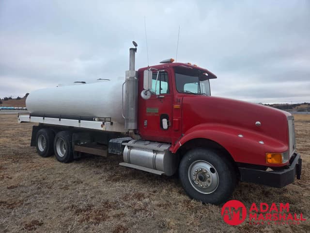 Image of International 9400 equipment image 1