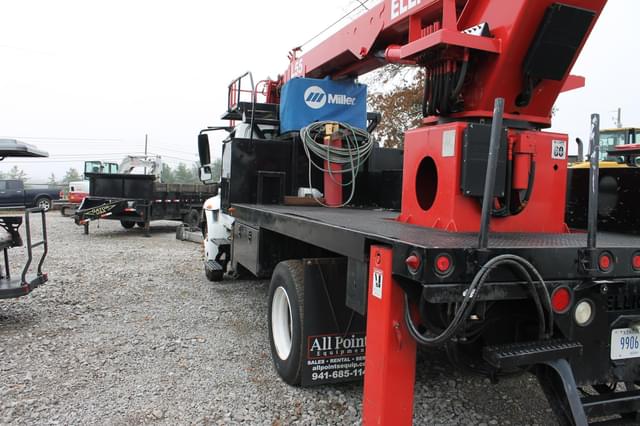 Image of International 4300 equipment image 4