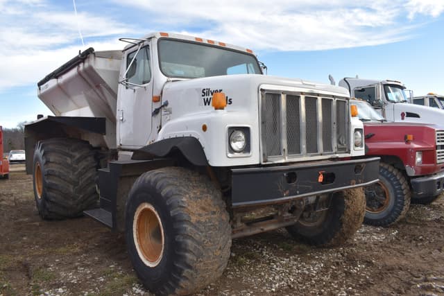 Image of International 2554 equipment image 2