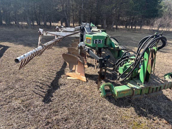 Image of John Deere 2810 equipment image 2