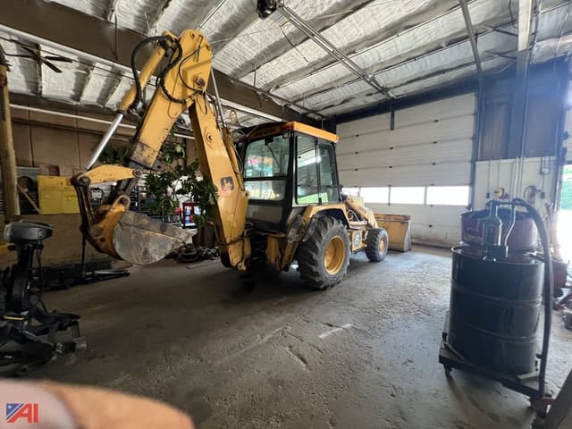 Image of John Deere 300D equipment image 3