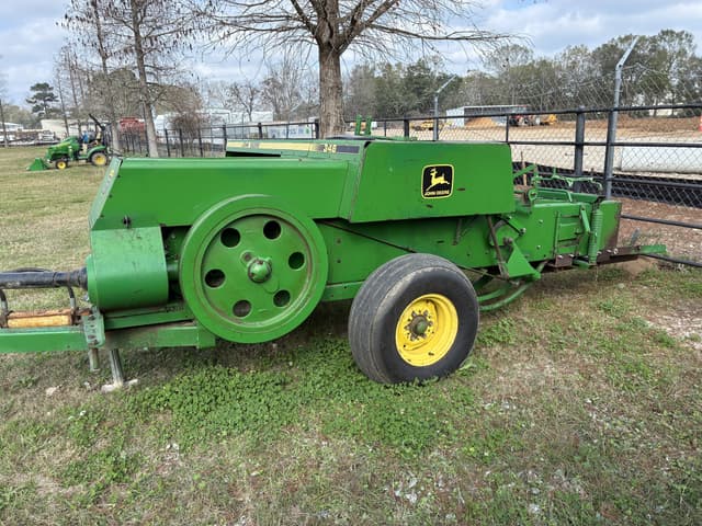 Image of John Deere 348 equipment image 1
