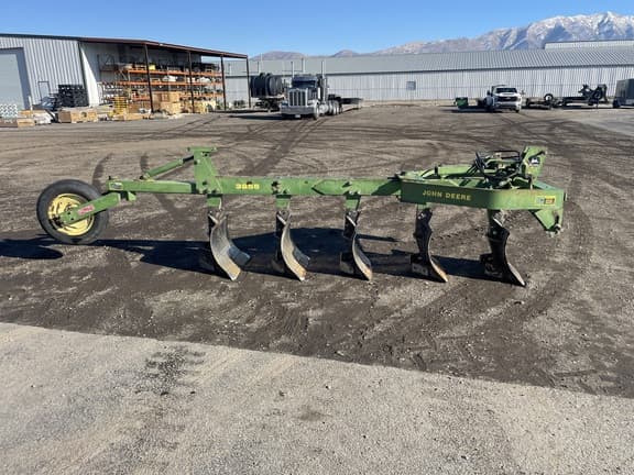 Image of John Deere 3955 equipment image 3