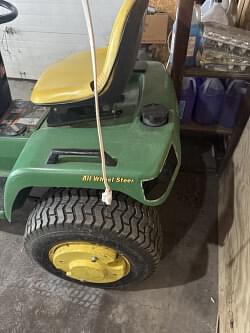 Image of John Deere 425 equipment image 1
