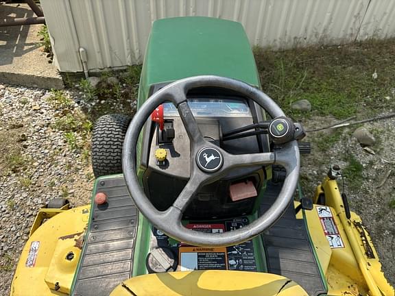 Image of John Deere 425 equipment image 4