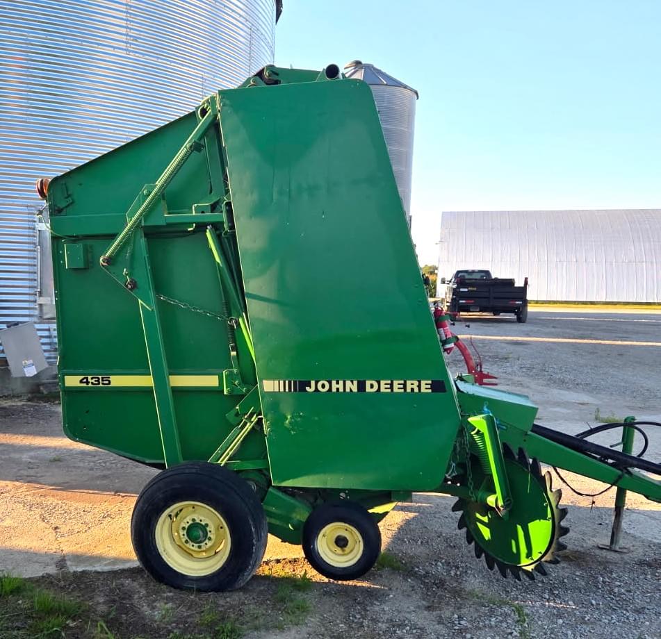Image of John Deere 435 Image 1