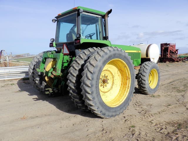 Image of John Deere 4560 equipment image 4