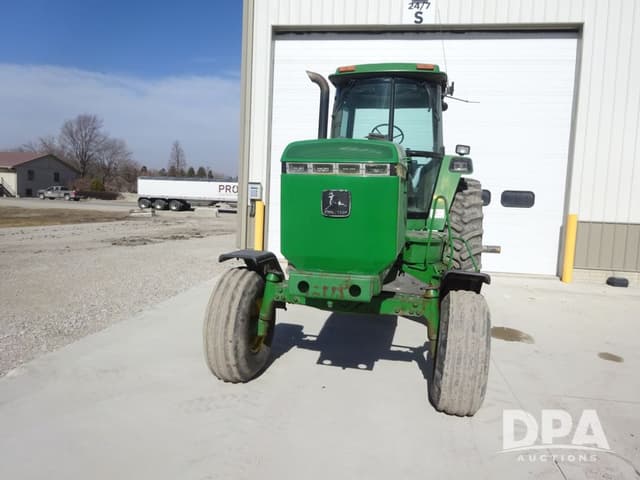 Image of John Deere 4560 equipment image 4