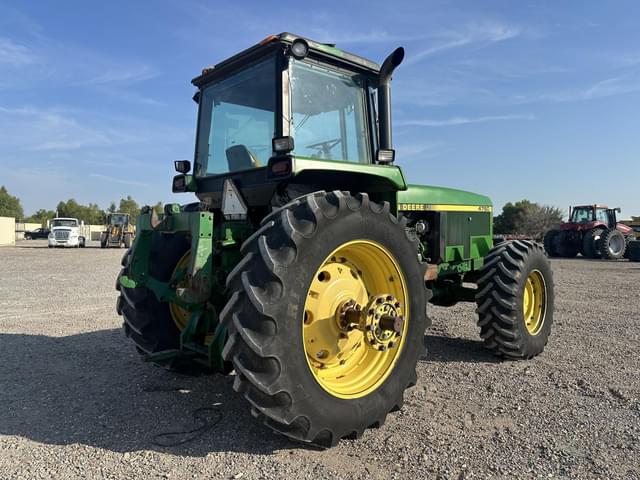 Image of John Deere 4760 equipment image 4