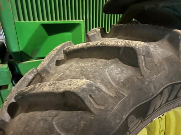 Image of John Deere 4960 equipment image 1