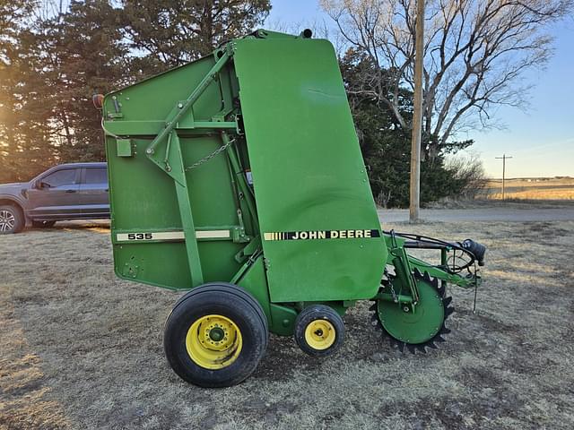 Image of John Deere 535 equipment image 2