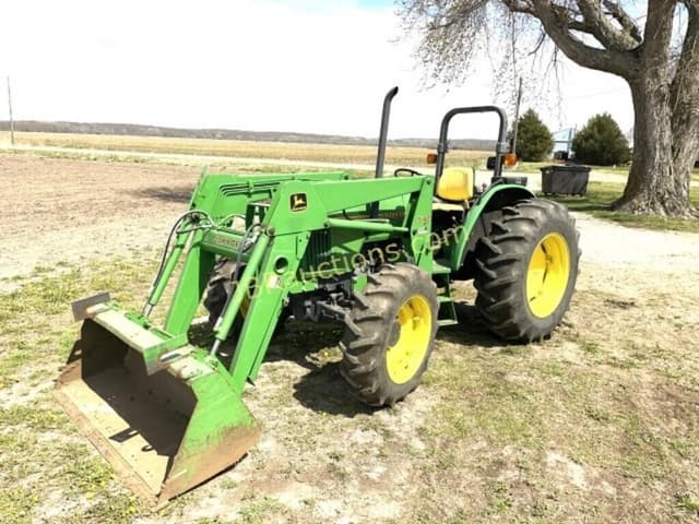 Image of John Deere 5400 equipment image 2