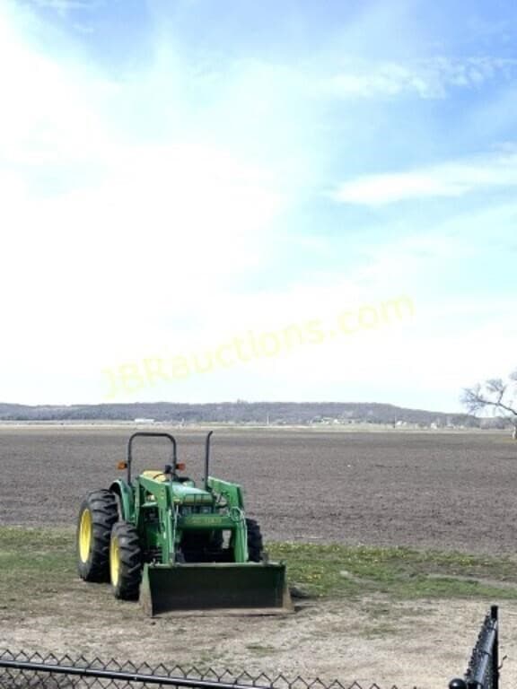 Image of John Deere 5400 equipment image 1