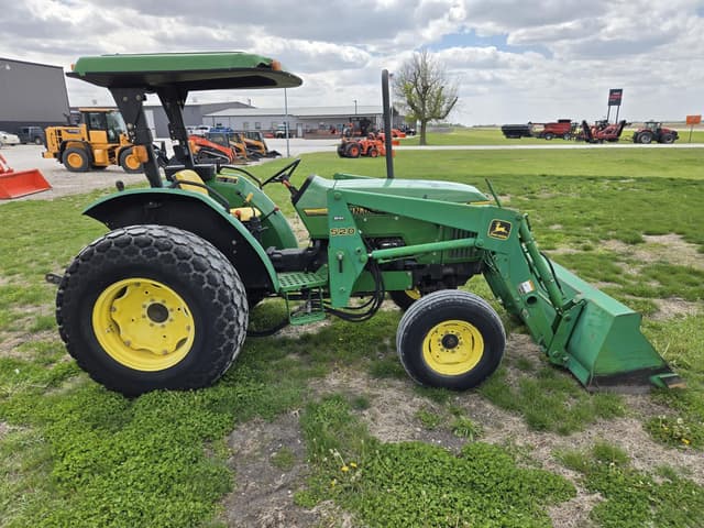 Image of John Deere 5400 equipment image 4