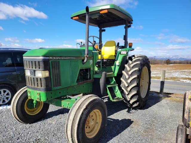Image of John Deere 6400 equipment image 1