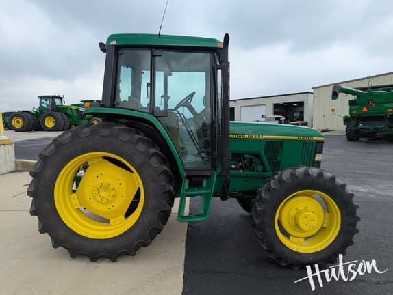 Image of John Deere 6400 equipment image 4
