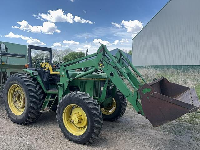 Image of John Deere 6400 equipment image 2