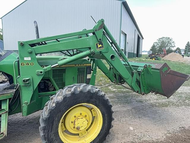 Image of John Deere 6400 equipment image 3
