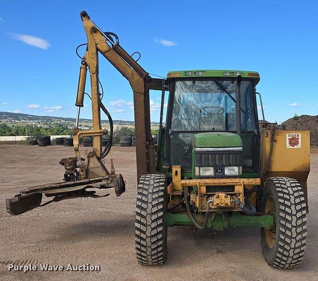 Image of John Deere 6400 equipment image 1