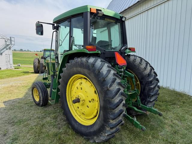 Image of John Deere 6400 equipment image 2