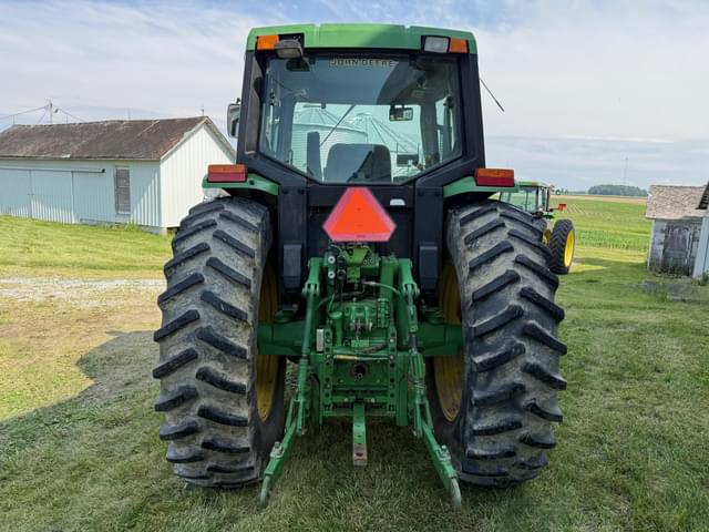 Image of John Deere 6400 equipment image 3