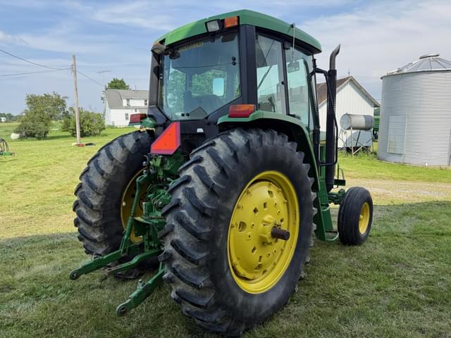 Image of John Deere 6400 equipment image 4