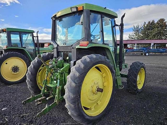 Image of John Deere 6400 equipment image 3