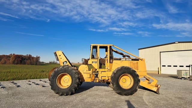 Image of John Deere 640E equipment image 2
