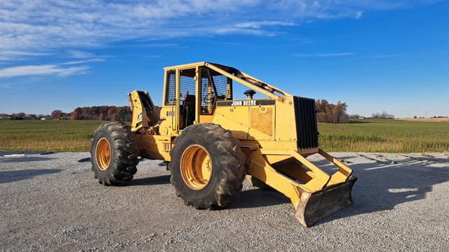 Image of John Deere 640E equipment image 1