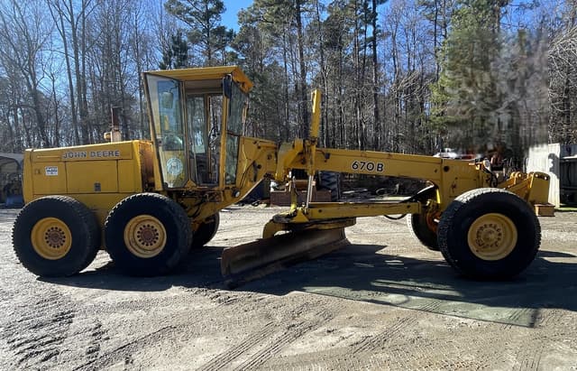 Image of John Deere 670B equipment image 4