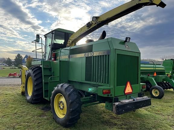 Image of John Deere 6910 equipment image 3