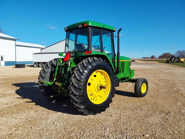 Image of John Deere 7200 equipment image 4